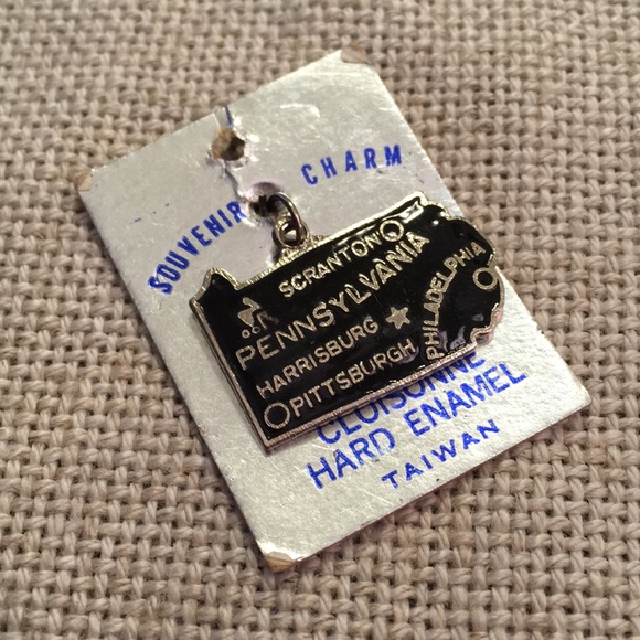 Souvenir State of PENNSYLVANIA Cloisonné Charm - Picture 3 of 11